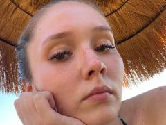 MarniePlantier - female with black hair webcam at xLoveCam
