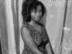 Maronah from xLoveCam