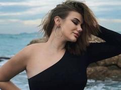 Marrena - female with brown hair and  small tits webcam at xLoveCam