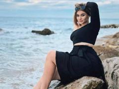 Marrena - female with brown hair and  small tits webcam at xLoveCam