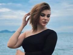 Marrena - female with brown hair and  small tits webcam at xLoveCam