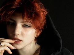 MarriAnni - female with brown hair and  small tits webcam at xLoveCam