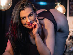 MartinaFuller - female with black hair webcam at LiveJasmin