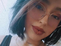 MartinaPalmer - female with black hair and  small tits webcam at ImLive