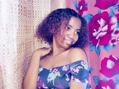 MartinahUnique from xLoveCam