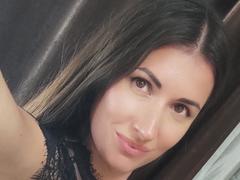 MaryMaloryM - female with brown hair and  big tits webcam at xLoveCam