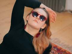 MaryWaddell - blond female with  big tits webcam at LiveJasmin