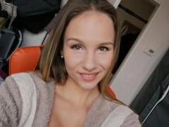 MaryWet-hot - female with brown hair webcam at xLoveCam