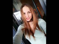 MaryWet-hot - female with brown hair webcam at xLoveCam