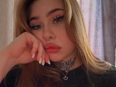 MaryamMunshi - blond female with  big tits webcam at xLoveCam