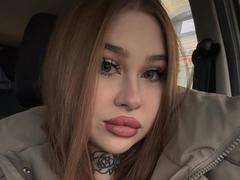 MaryamMunshi - blond female with  big tits webcam at xLoveCam