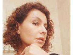 MatElenore - female with brown hair and  small tits webcam at xLoveCam