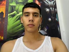 MateoStrogn - male webcam at xLoveCam
