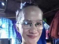 MatureDominique - female with brown hair webcam at xLoveCam