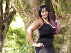 maturebony - female with black hair and  small tits webcam at LiveJasmin