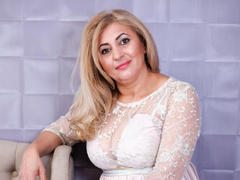 SexyChristie - blond female with  big tits webcam at LiveJasmin