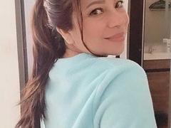 MatureHotBeautyX - female with black hair webcam at xLoveCam