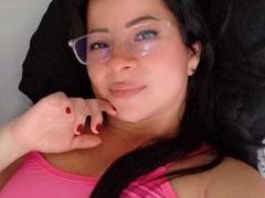 MatureHotBeautyX - female with black hair webcam at xLoveCam