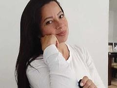 MatureHotBeautyX - female with black hair webcam at xLoveCam