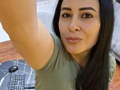 MatureDesiree - female with brown hair webcam at StripChat