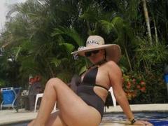 Maturesugar69 - female with black hair webcam at xLoveCam