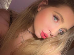 MatyDezootmat - blond female with  big tits webcam at xLoveCam