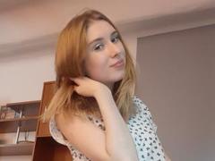 MaudieMel - female with  small tits webcam at xLoveCam