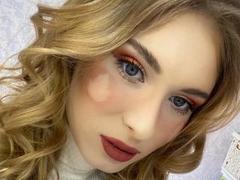 MaudieMel - female with  small tits webcam at xLoveCam