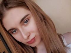 MaudieMel - female with  small tits webcam at xLoveCam