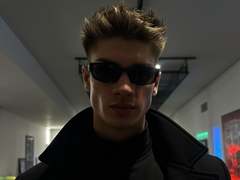 MaxKaiden - male webcam at LiveJasmin