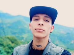 MaxSteeil - male webcam at xLoveCam