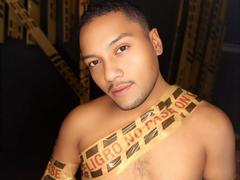 MaxiRivers - male webcam at xLoveCam