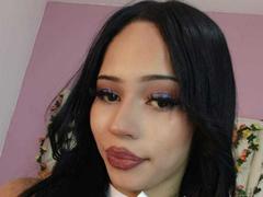 MaxxineVx from xLoveCam