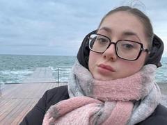 MayAlisa - female with brown hair and  big tits webcam at xLoveCam