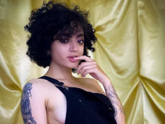 MayaEvanss - female with black hair webcam at xLoveCam