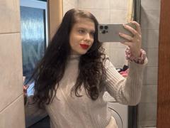 MayaFlowers - female with brown hair webcam at xLoveCam