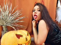 MileyCain - female with brown hair and  big tits webcam at LiveJasmin