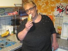 maeuschen70-hot - female with brown hair webcam at xLoveCam