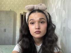 MeaghanGrigalonis - female with black hair webcam at xLoveCam