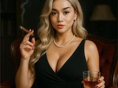 MeatyCockEhla - shemale webcam at xLoveCam