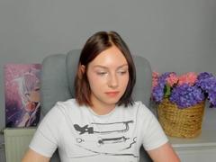 Meeduza - female webcam at xLoveCam