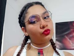 MeganDiamonds from xLoveCam