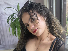 MeganGlowX - female with brown hair and  big tits webcam at xLoveCam