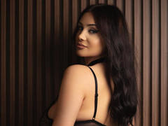 MeganHoward - female with brown hair and  big tits webcam at LiveJasmin