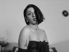 MeganMartell - shemale with brown hair webcam at xLoveCam