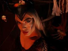 MegandoSantoss - shemale webcam at xLoveCam