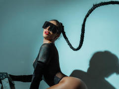 MeghanLopez - female with black hair webcam at xLoveCam