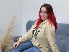 MeiraGilson - female with red hair webcam at xLoveCam