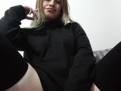 MelaniBecker - female with brown hair and  big tits webcam at xLoveCam