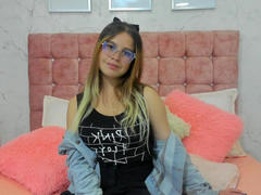 MelaniBecker from xLoveCam
